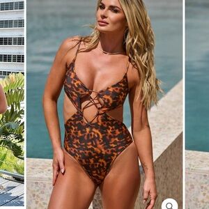 NWT - KINGSTON ONE PIECE - TORTUGA